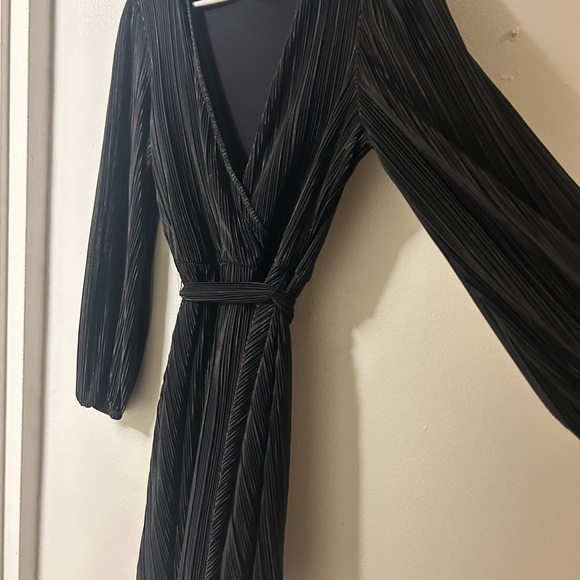 Women black dress great condition - Picture 4 of 7
